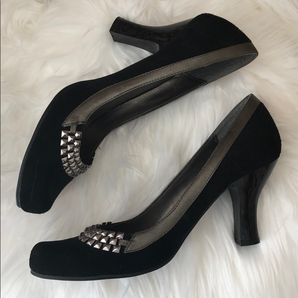 Kenneth Cole Reaction Black Suede Leather Pumps